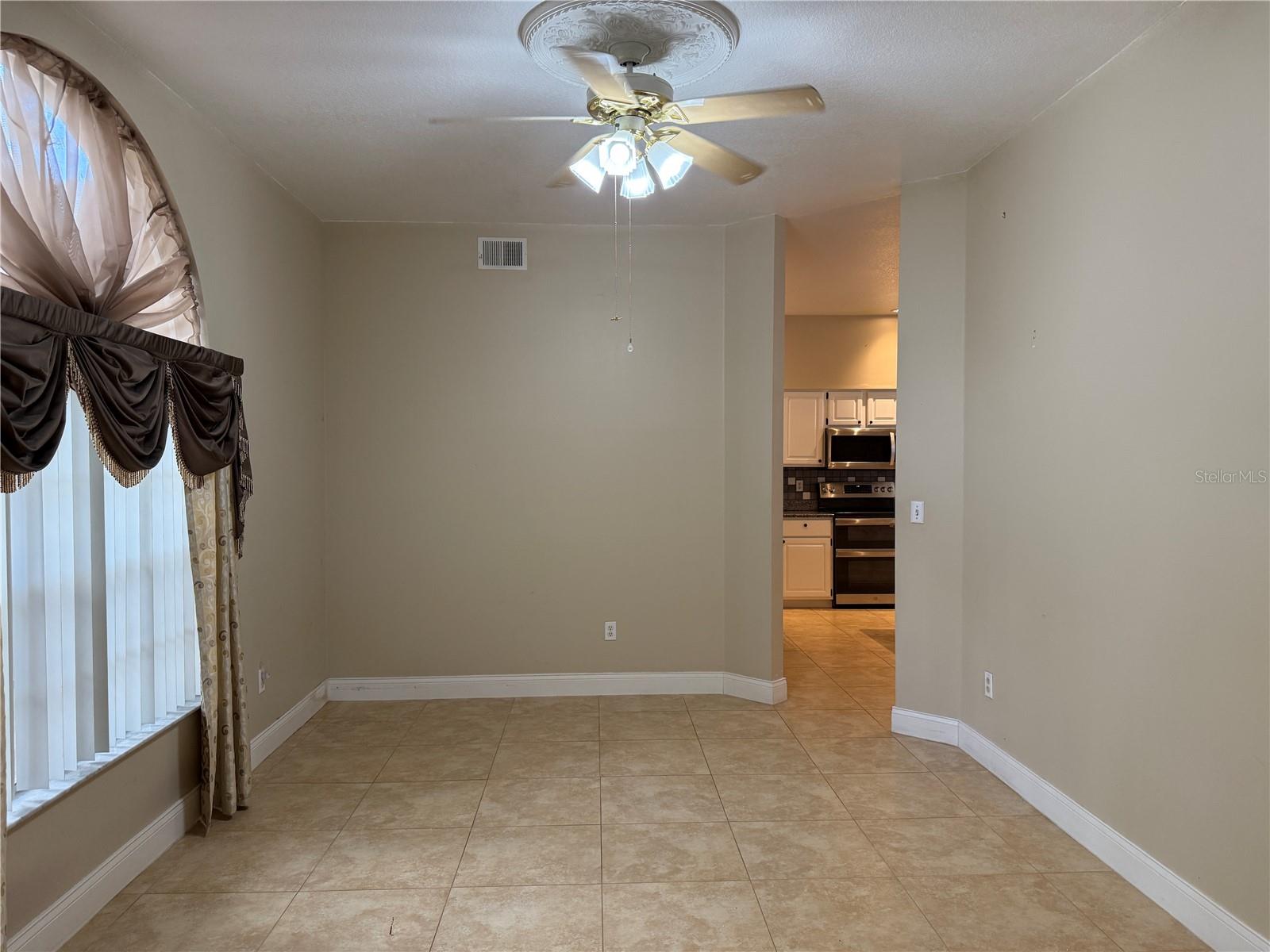 Image 16 of 39 For 1373 Foxforrest Circle