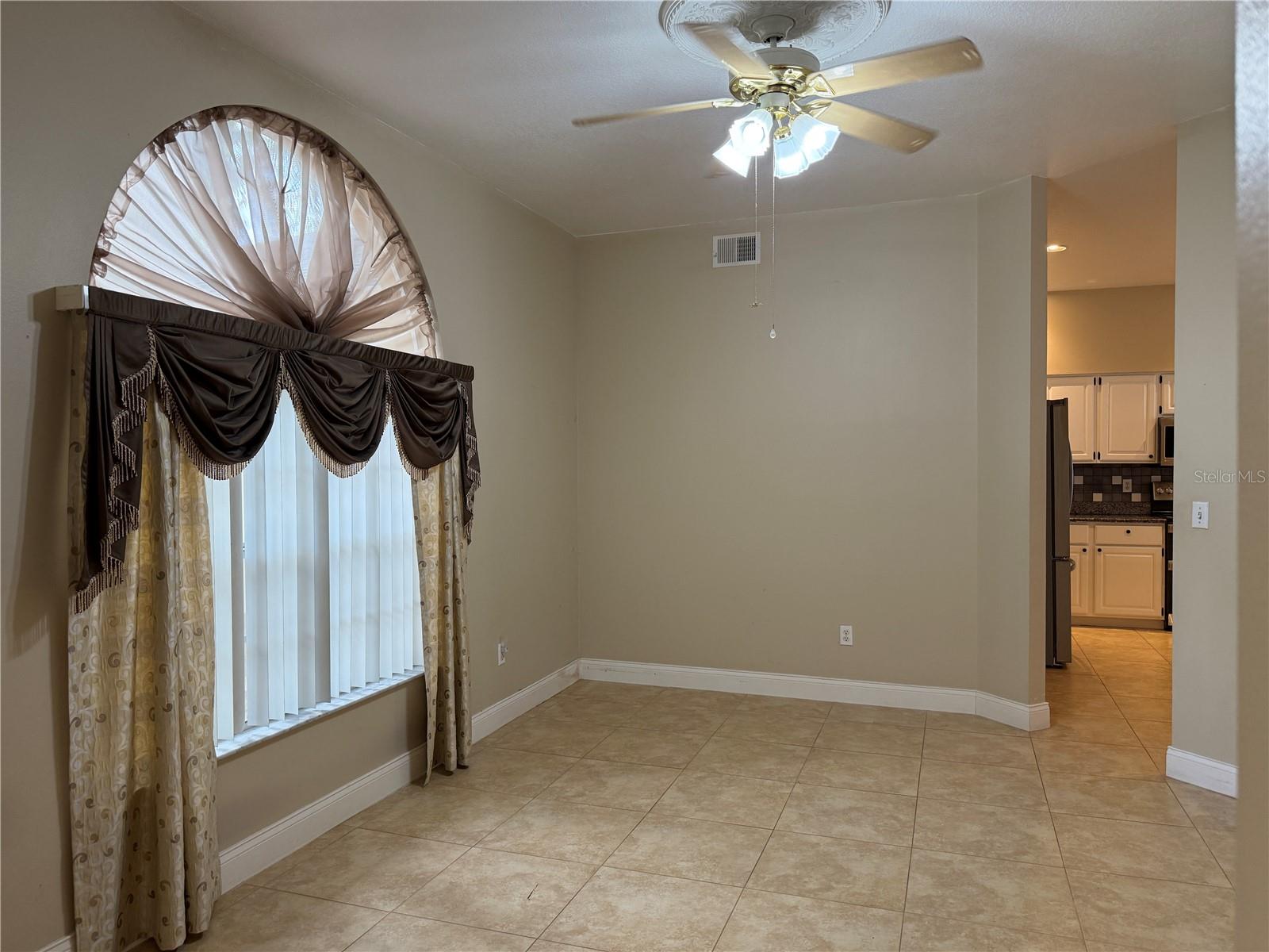 Image 17 of 39 For 1373 Foxforrest Circle