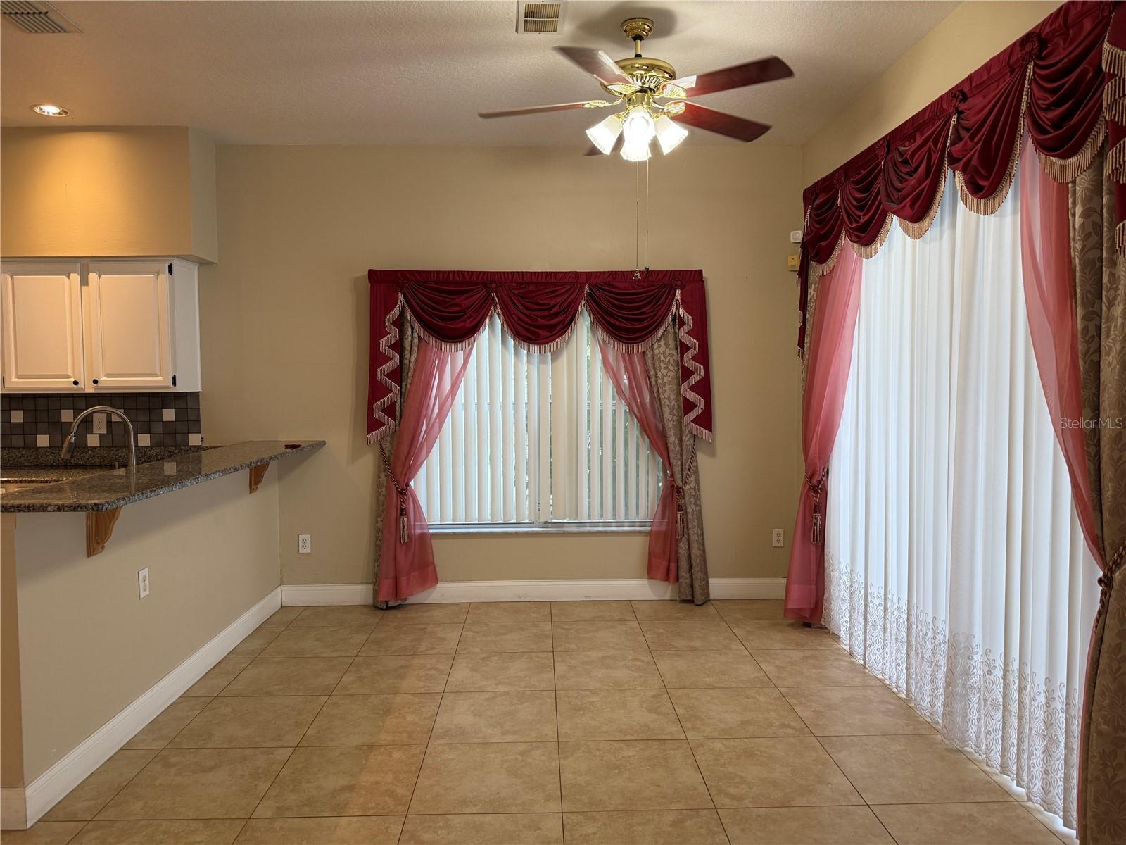 Image 7 of 39 For 1373 Foxforrest Circle