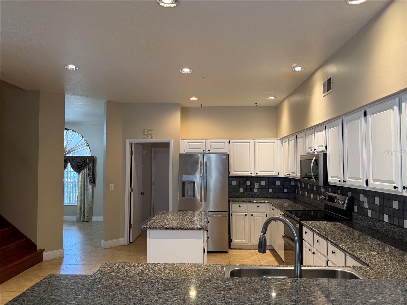 Image 9 of 39 For 1373 Foxforrest Circle