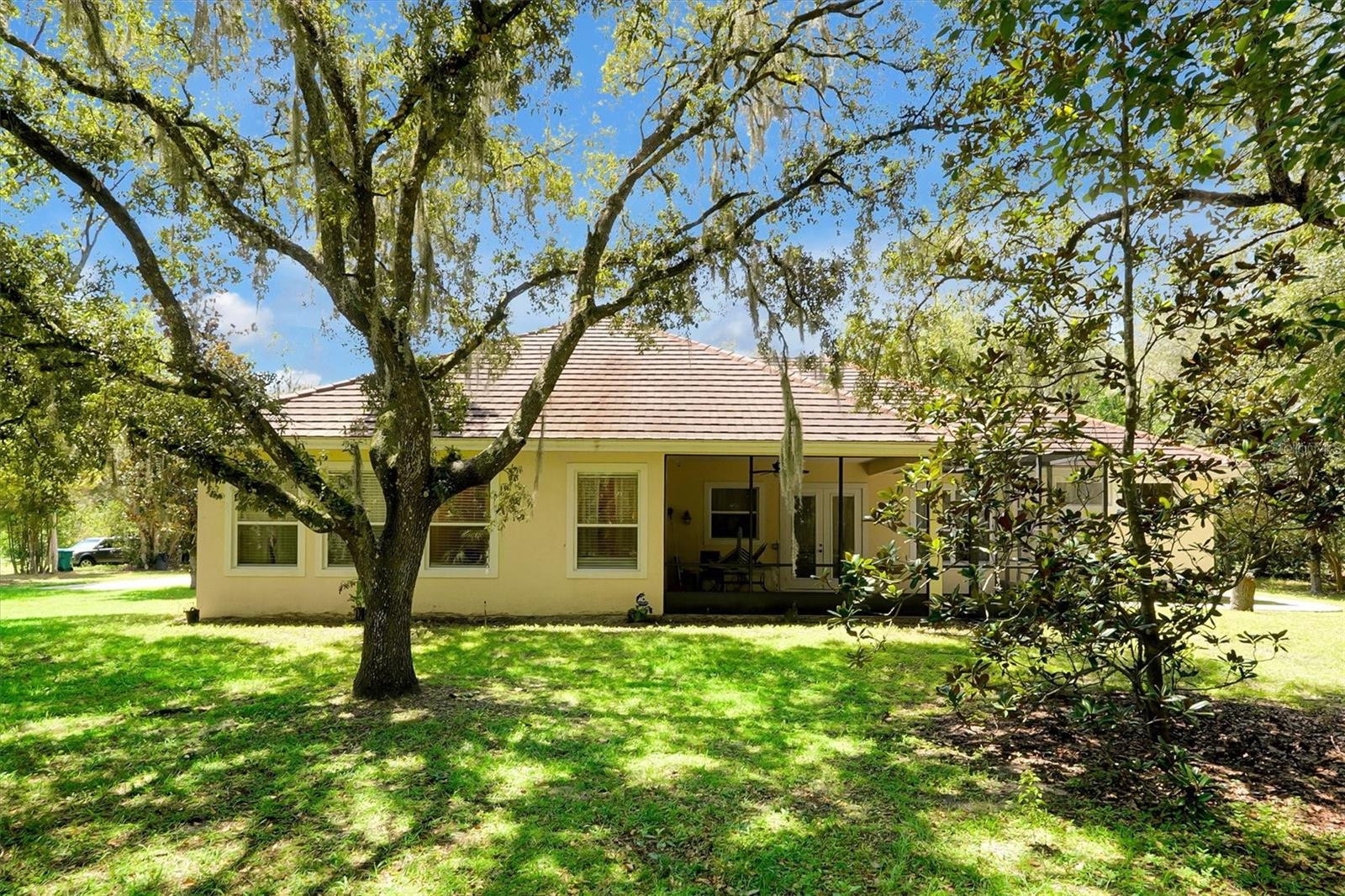 Image 40 of 47 For 220 Bahama Road