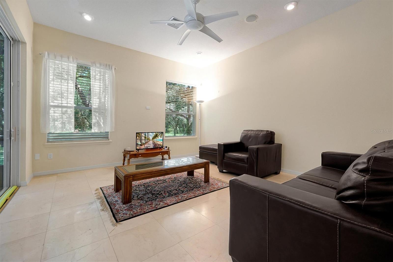 Image 6 of 47 For 220 Bahama Road