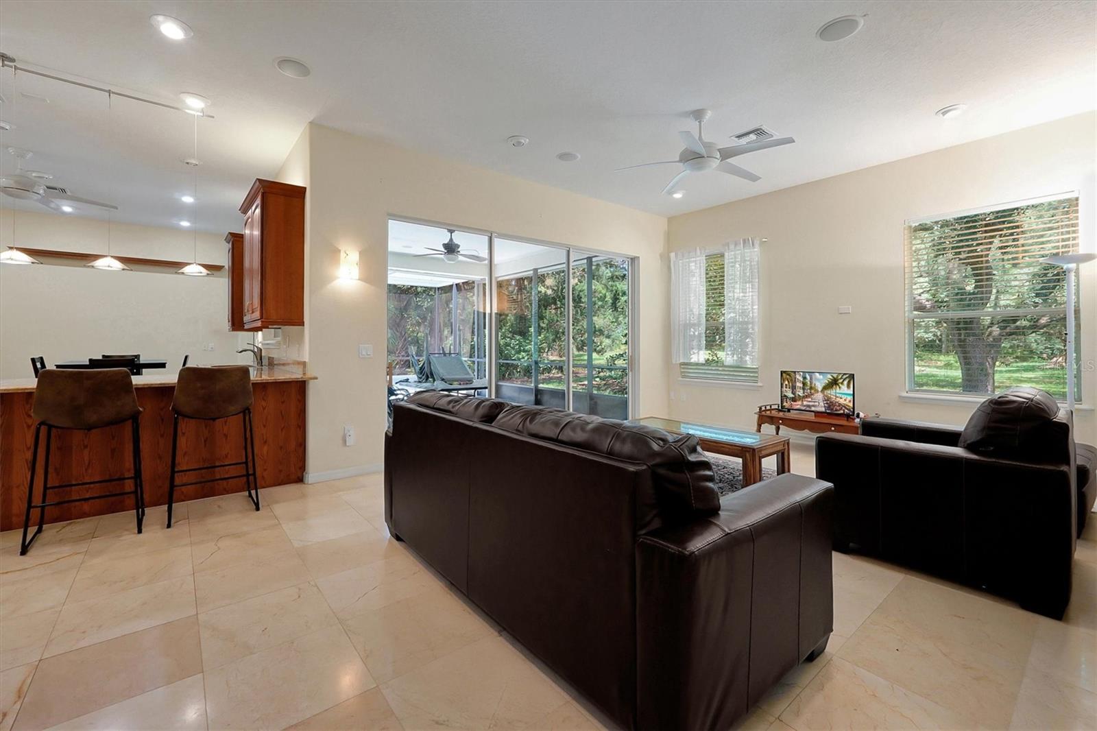 Image 7 of 47 For 220 Bahama Road