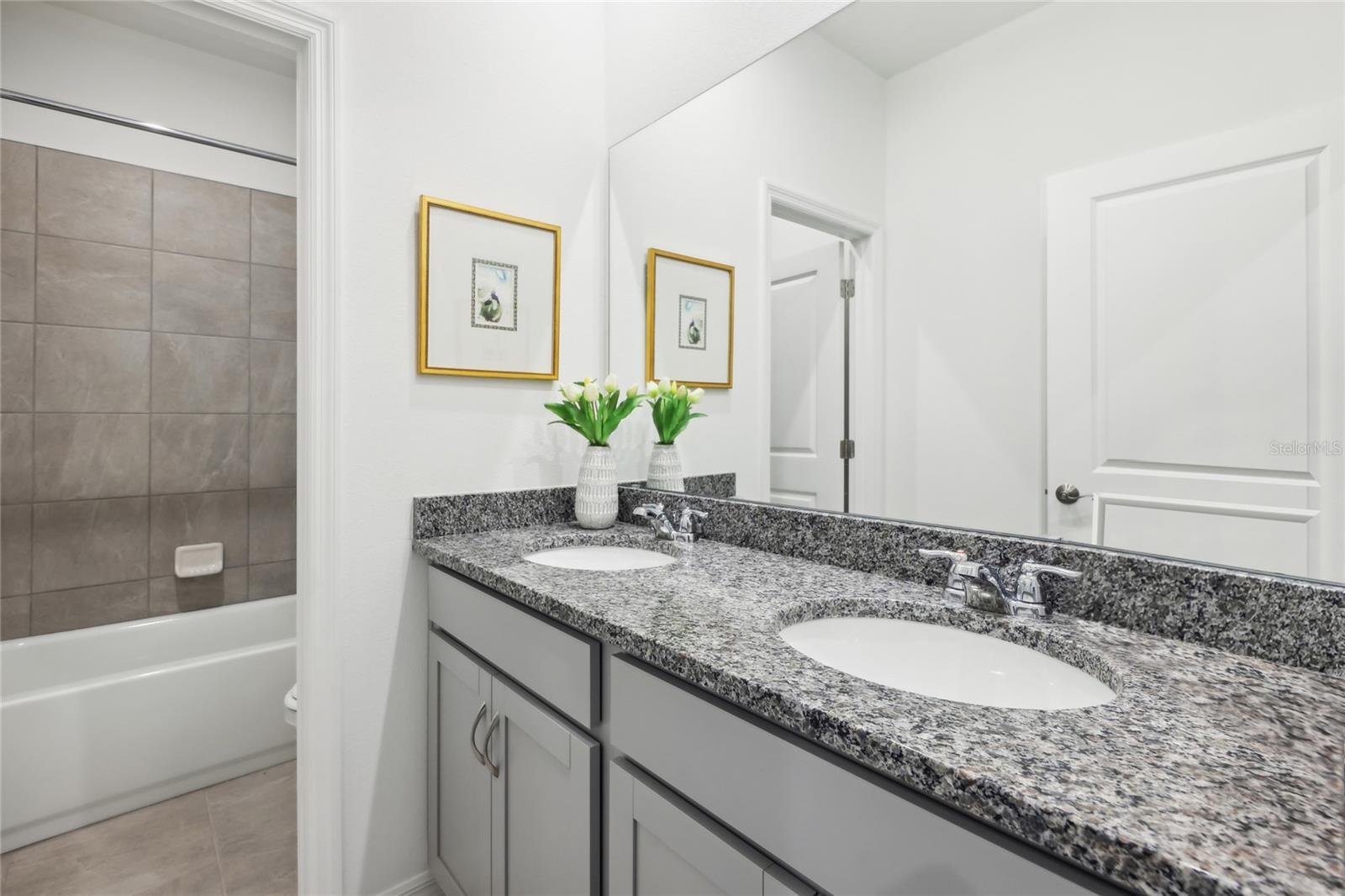 Image 18 of 31 For 12801 Trovita Drive