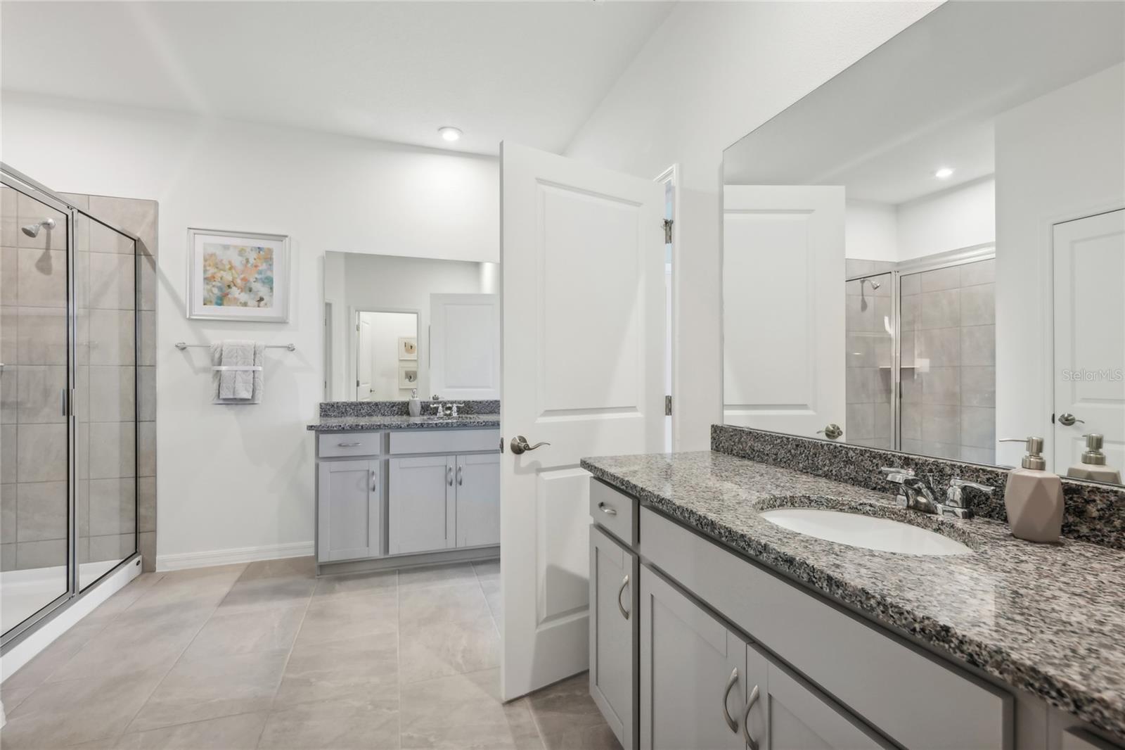 Image 26 of 31 For 12801 Trovita Drive
