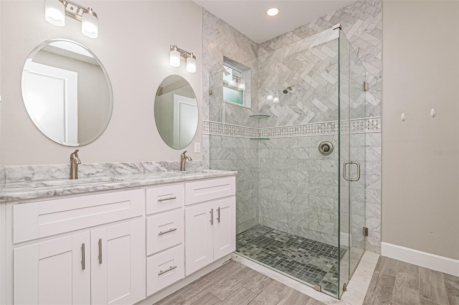 Image 10 of 16 For 2424 12th Street S