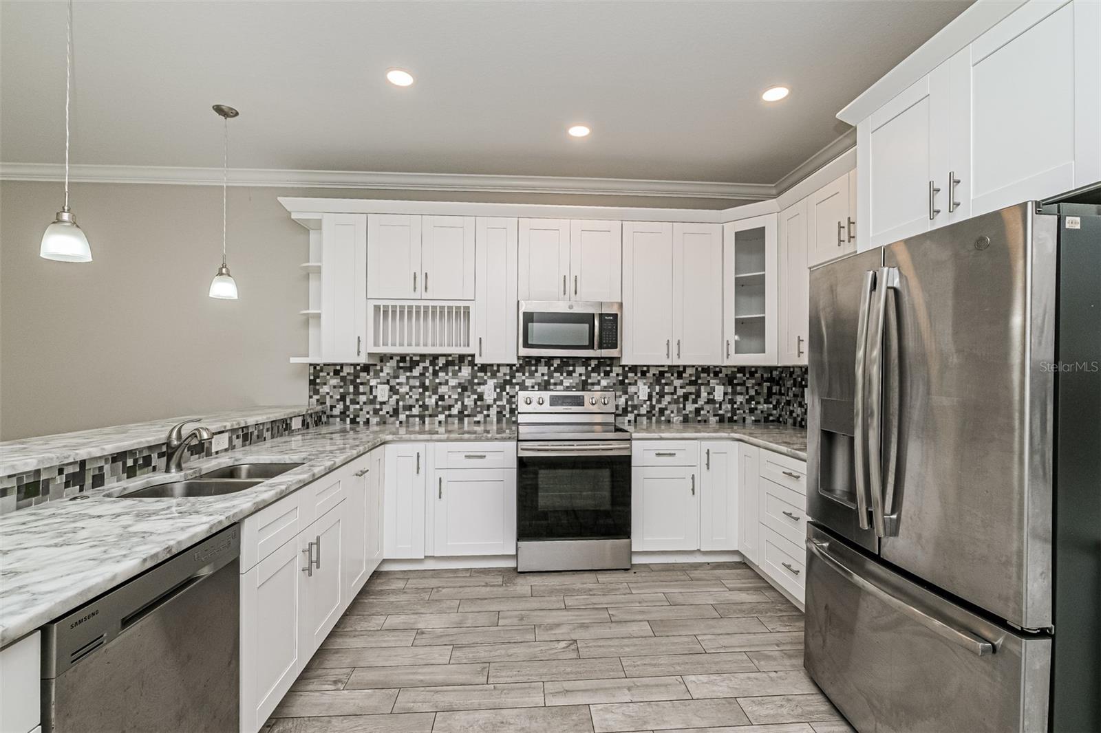 Image 6 of 16 For 2424 12th Street S