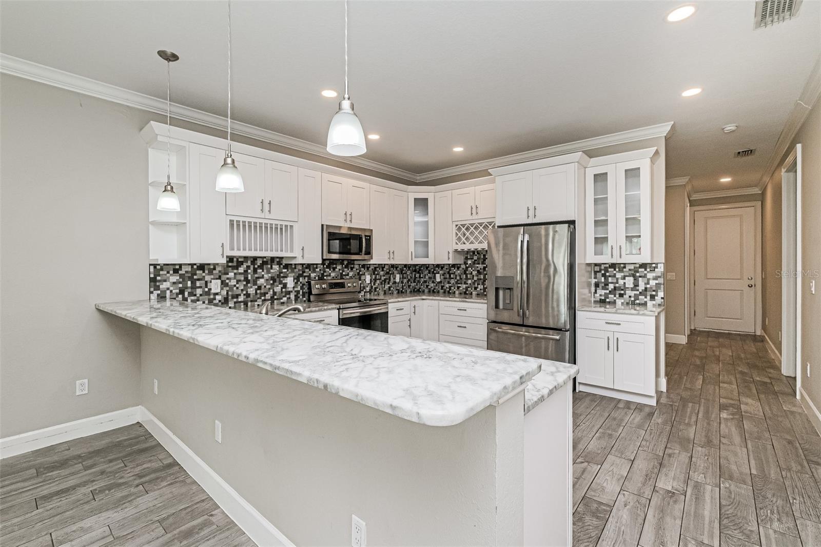 Image 7 of 16 For 2424 12th Street S