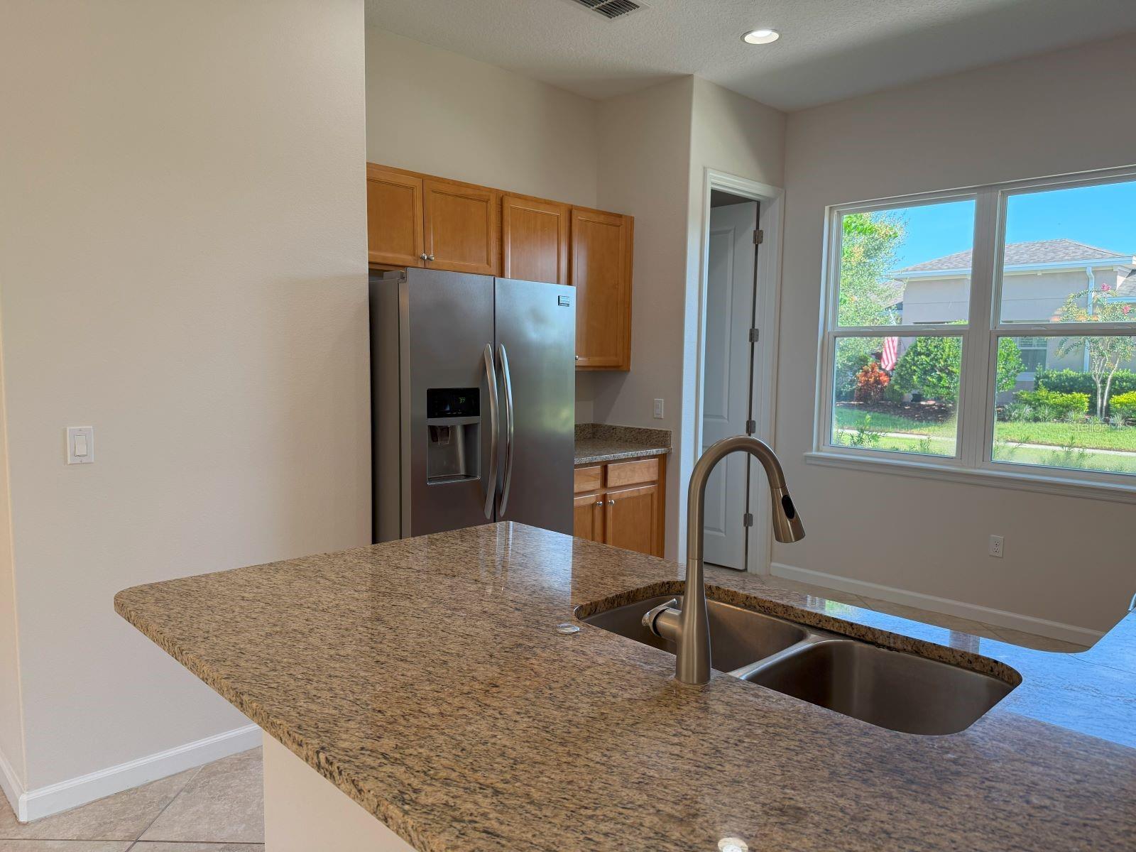 Image 17 of 43 For 1677 Victoria Gardens Drive