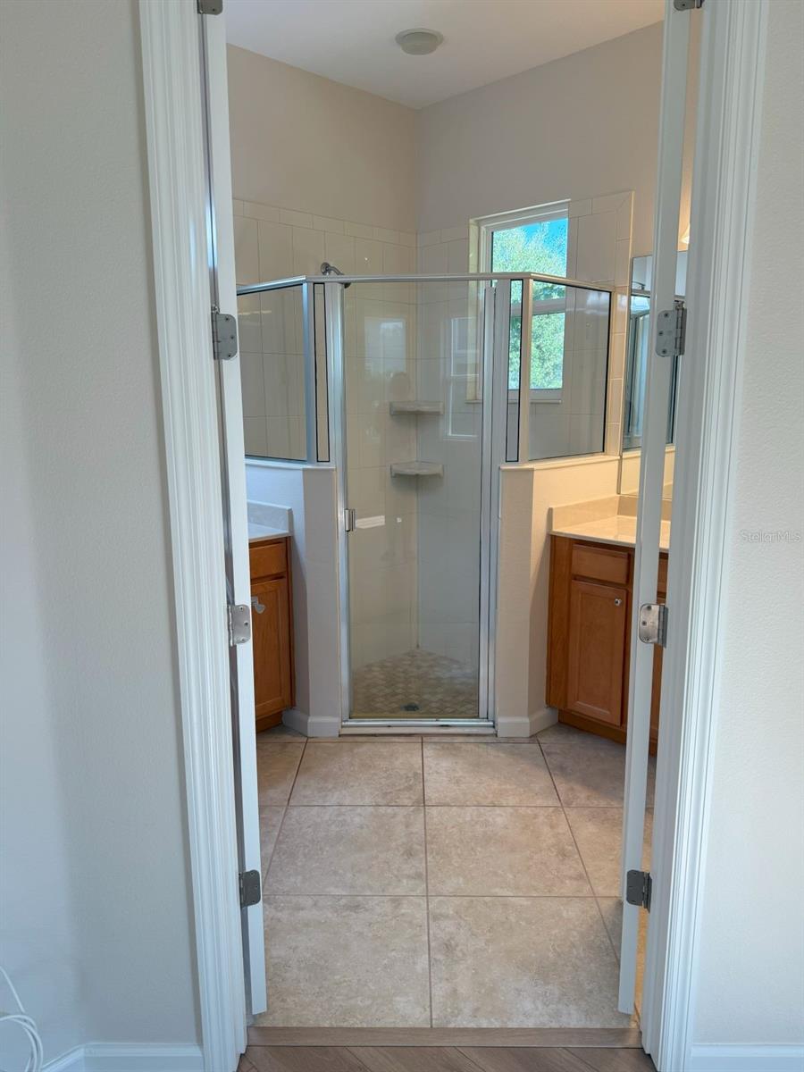 Image 20 of 43 For 1677 Victoria Gardens Drive