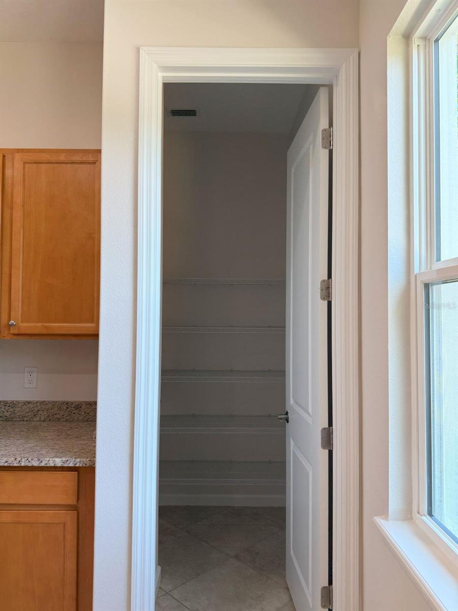 Image 22 of 43 For 1677 Victoria Gardens Drive