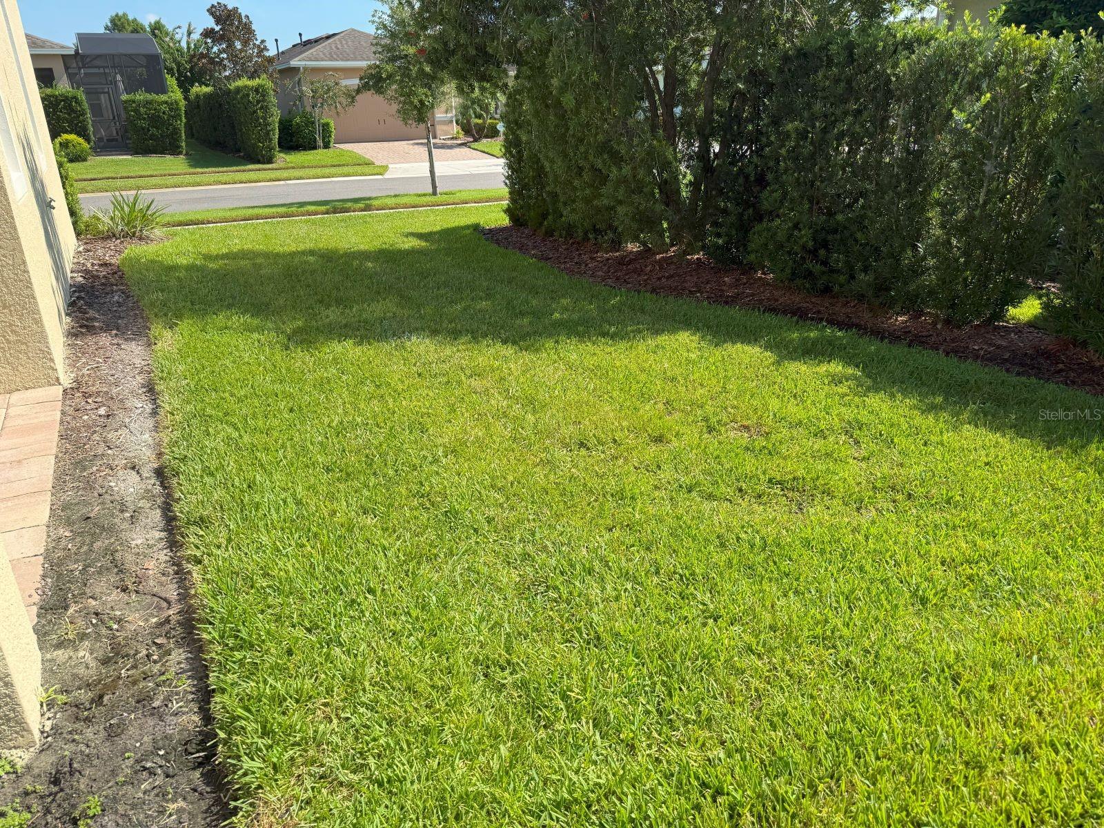 Image 23 of 43 For 1677 Victoria Gardens Drive