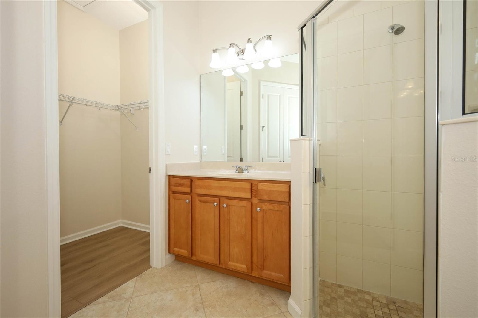 Image 25 of 43 For 1677 Victoria Gardens Drive