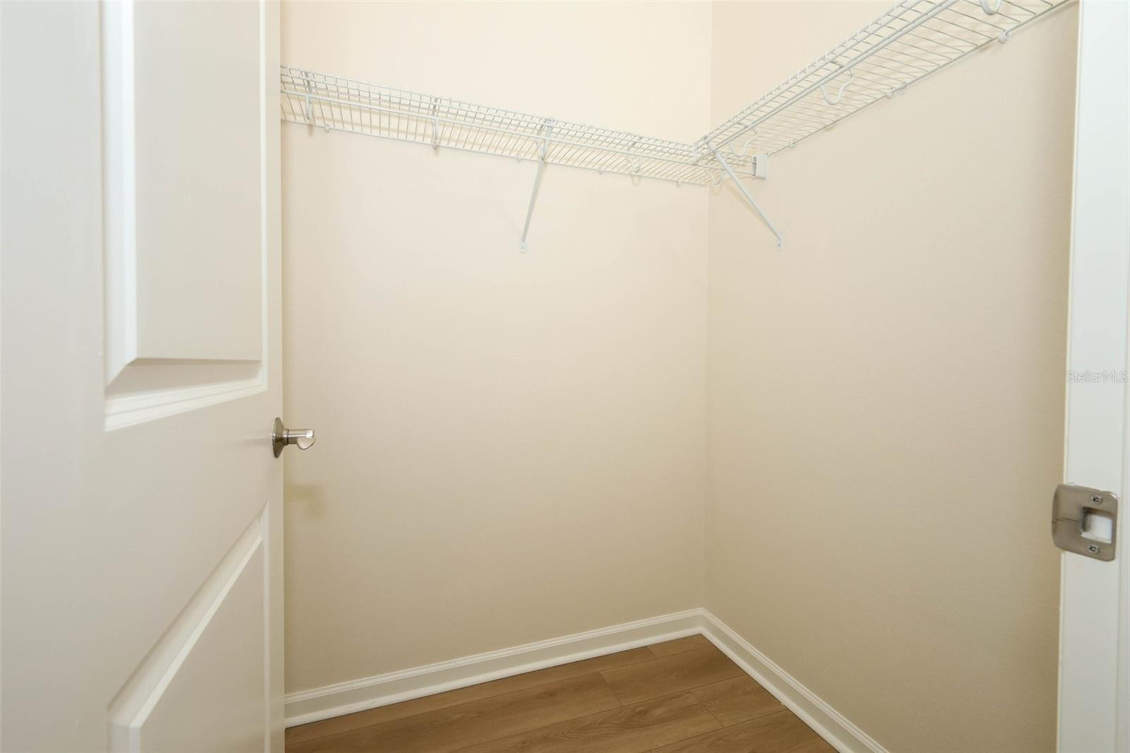 Image 26 of 43 For 1677 Victoria Gardens Drive