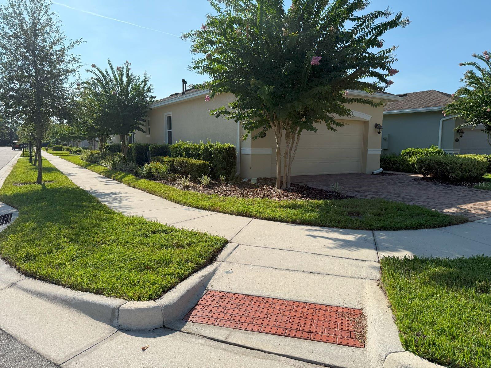 Image 3 of 43 For 1677 Victoria Gardens Drive