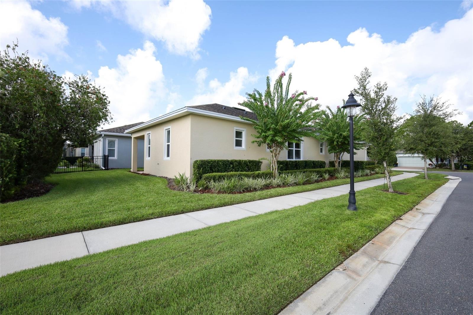 Image 36 of 43 For 1677 Victoria Gardens Drive