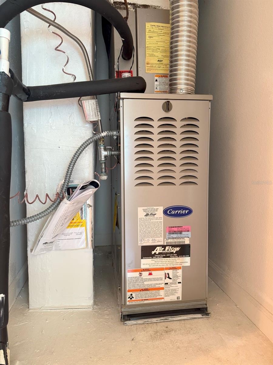 Image 6 of 43 For 1677 Victoria Gardens Drive