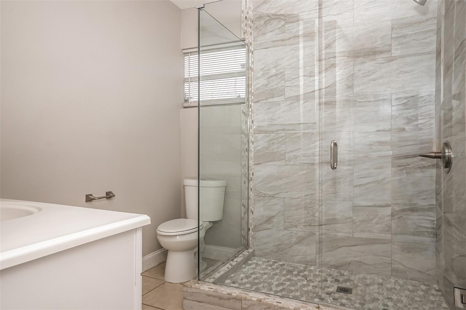 Image 12 of 20 For 2524 32nd Avenue E