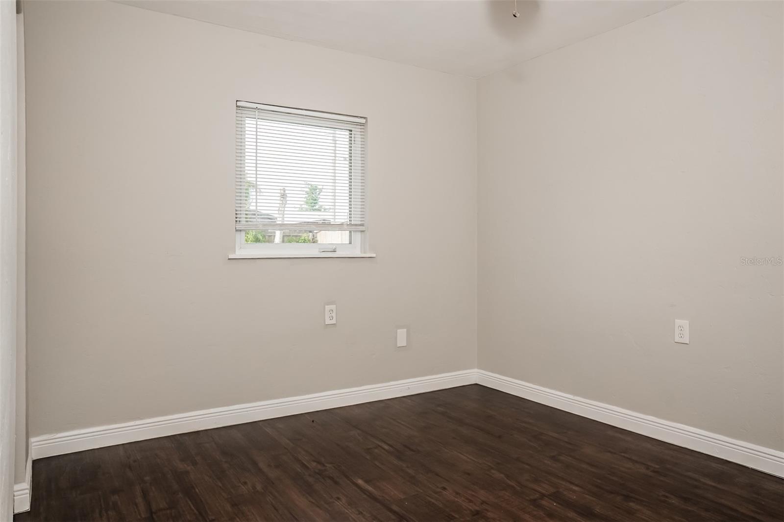 Image 13 of 20 For 2524 32nd Avenue E