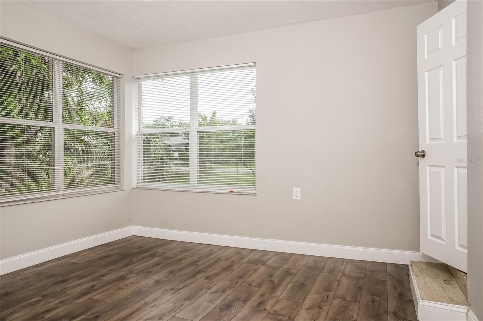 Image 15 of 20 For 2524 32nd Avenue E