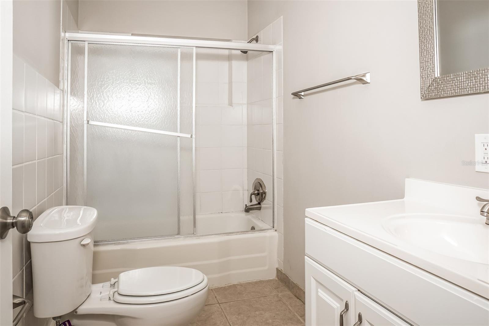 Image 16 of 20 For 2524 32nd Avenue E