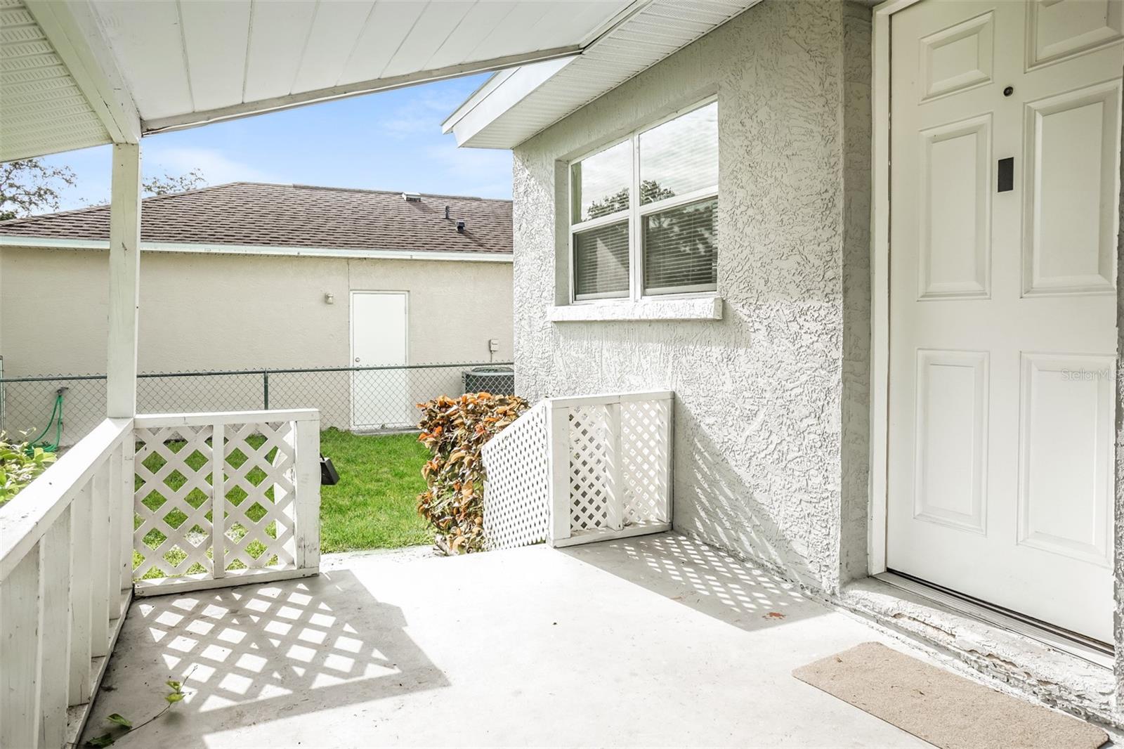 Image 3 of 20 For 2524 32nd Avenue E