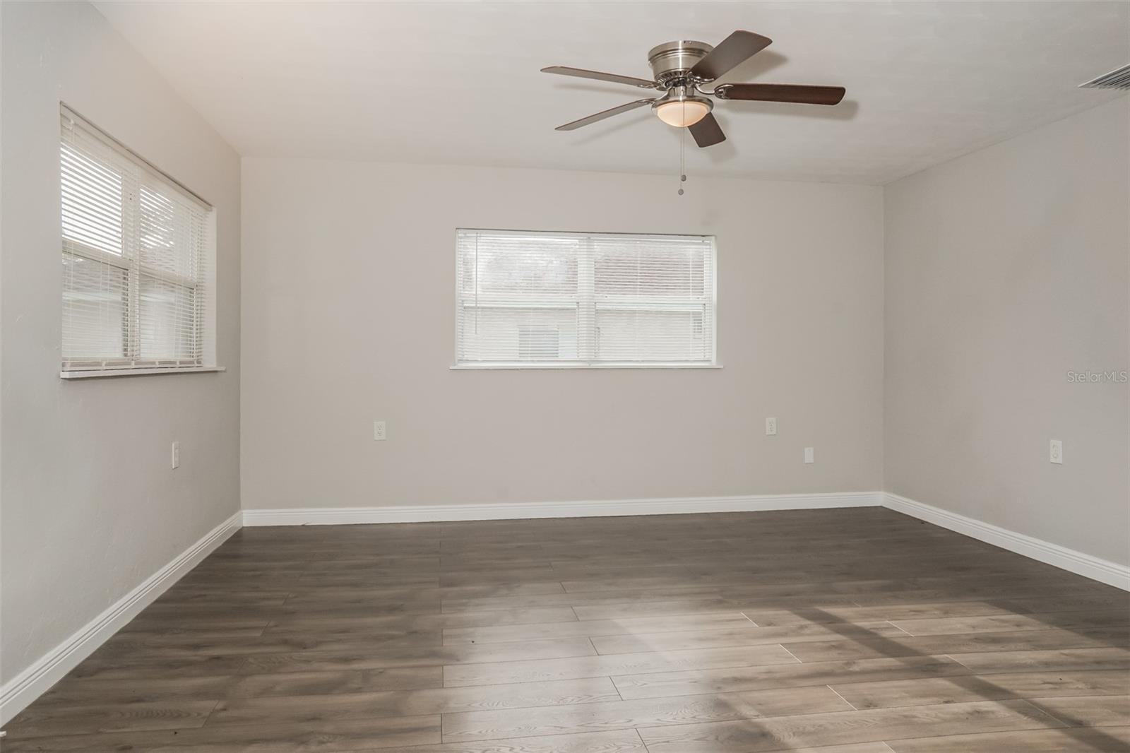 Image 6 of 20 For 2524 32nd Avenue E