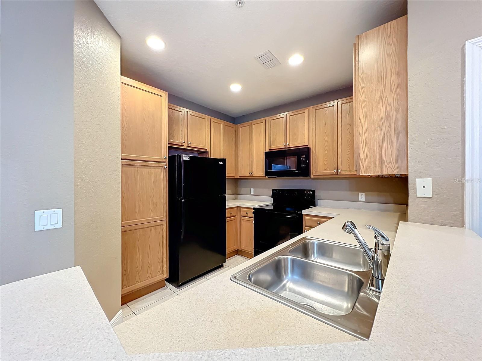 Image 18 of 57 For 2586 Grand Central Parkway 4