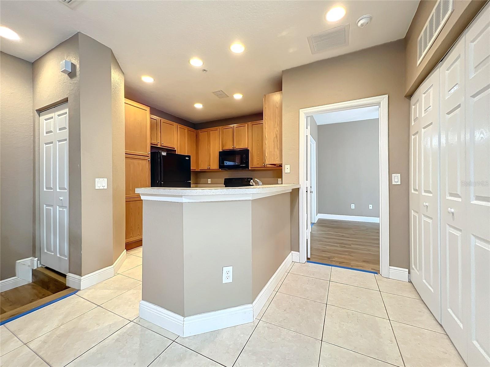 Image 22 of 57 For 2586 Grand Central Parkway 4