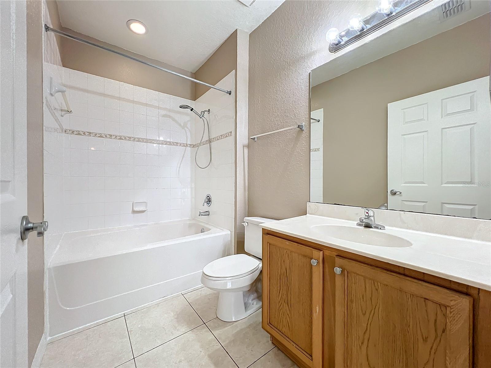 Image 34 of 57 For 2586 Grand Central Parkway 4