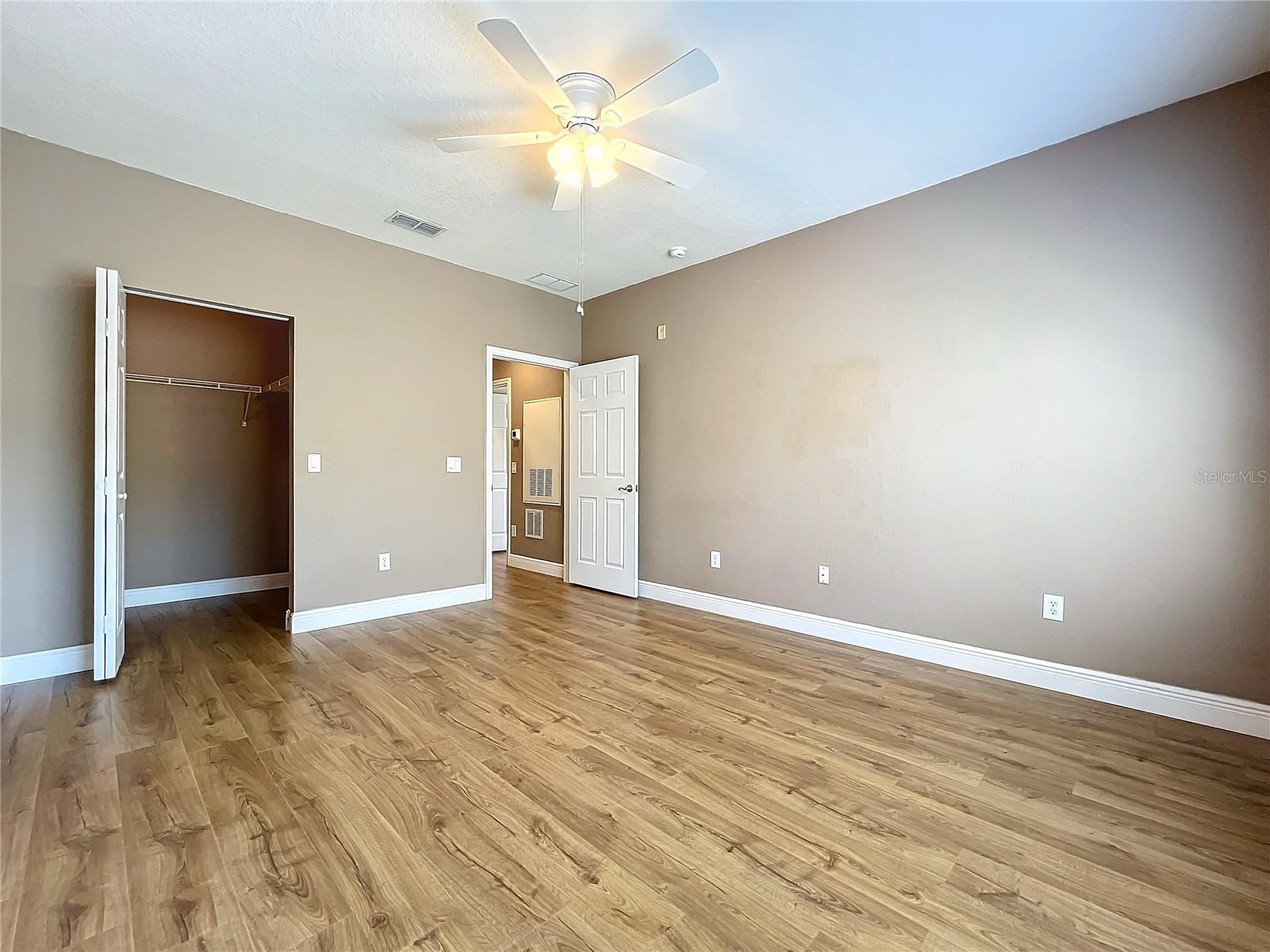 Image 42 of 57 For 2586 Grand Central Parkway 4