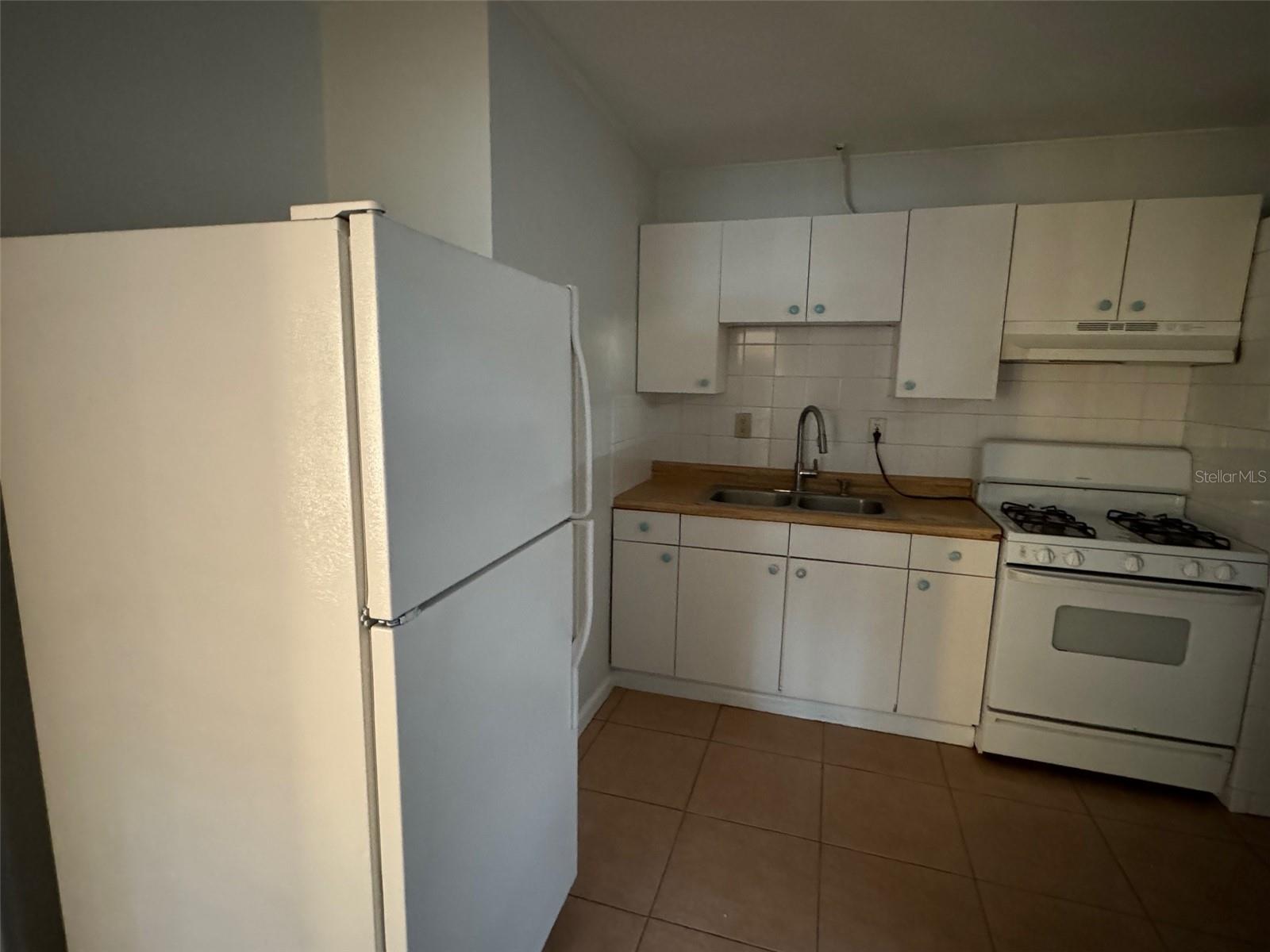 Image 4 of 8 For 1122 Anderson Street