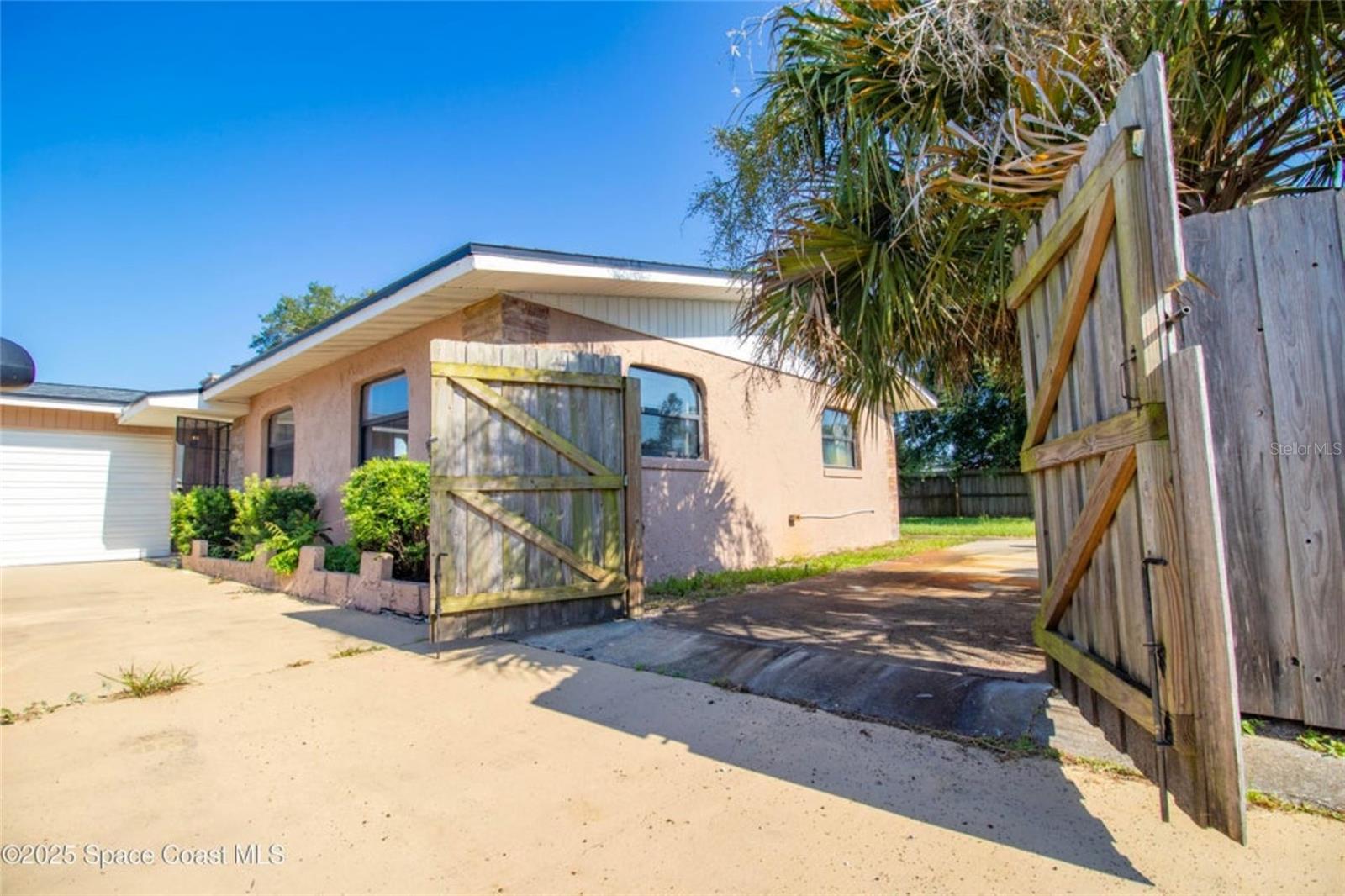 Image 4 of 17 For 2900 Jasmine Street