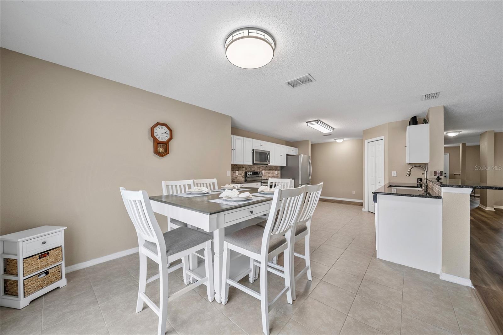 Image 10 of 40 For 515 Southridge Road
