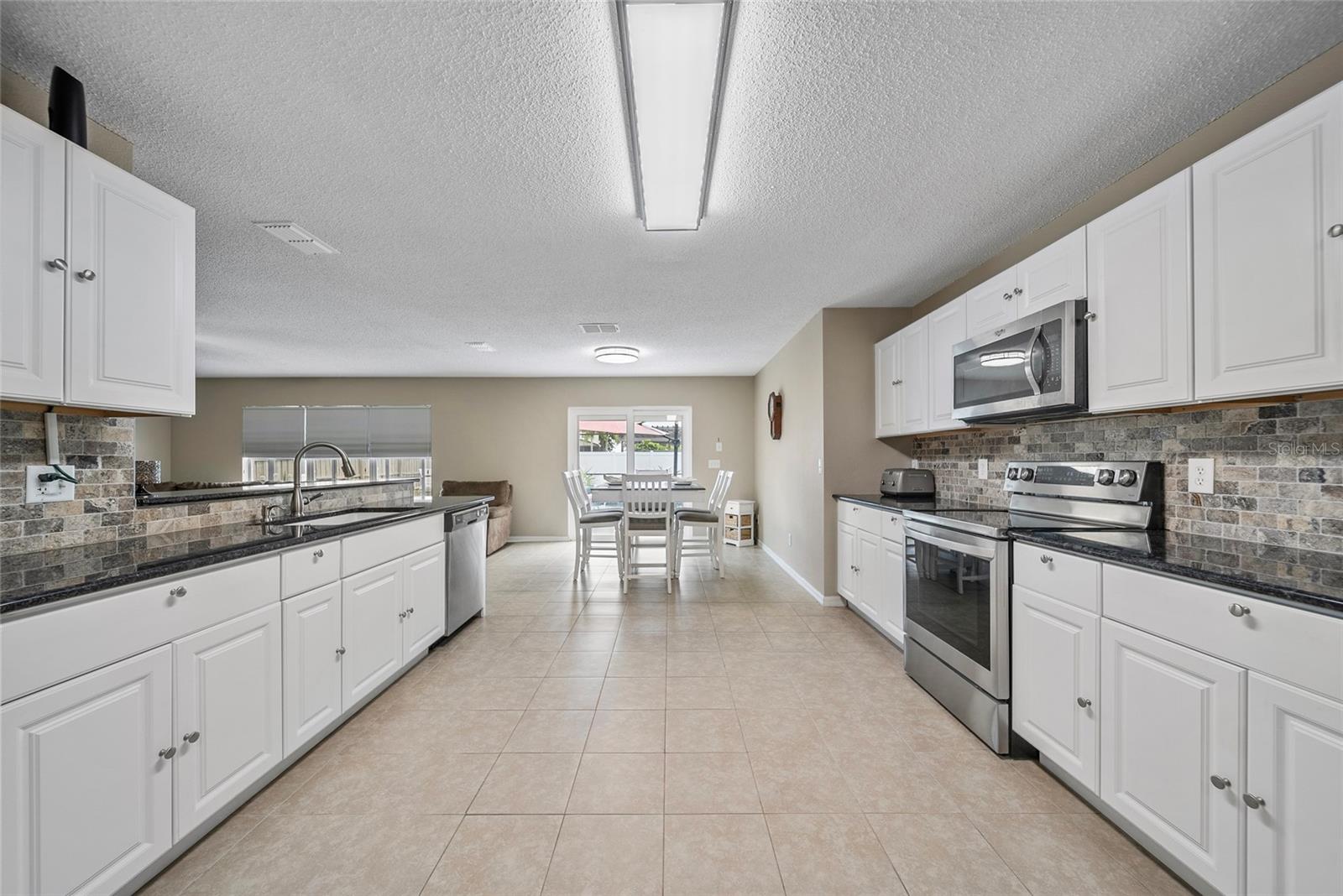 Image 12 of 40 For 515 Southridge Road
