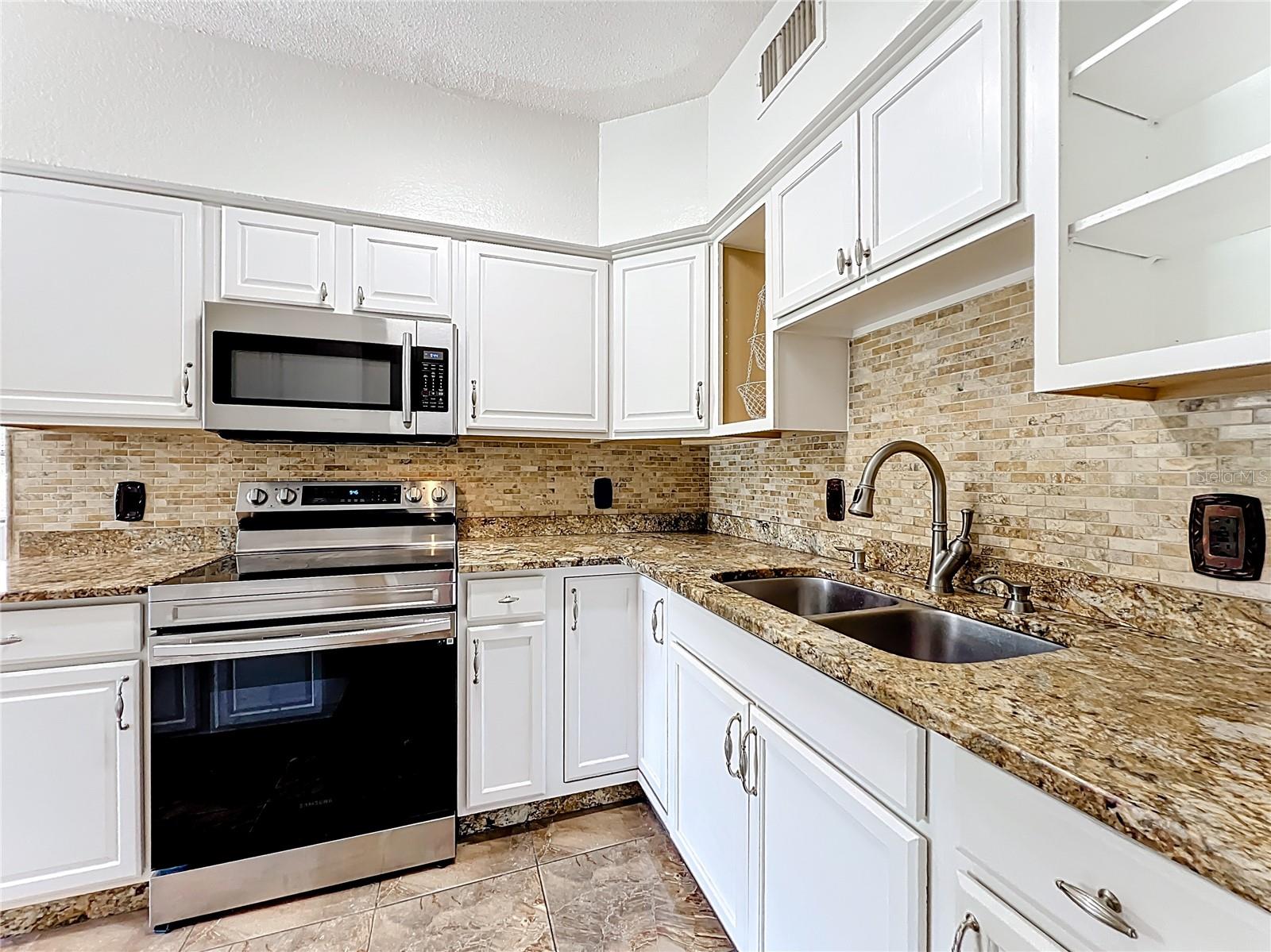 Image 15 of 74 For 2808 Touraine Avenue
