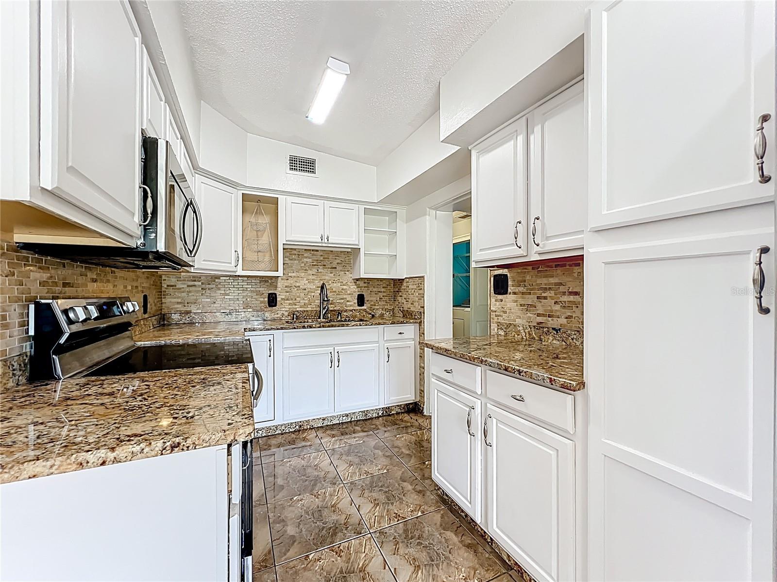 Image 17 of 74 For 2808 Touraine Avenue