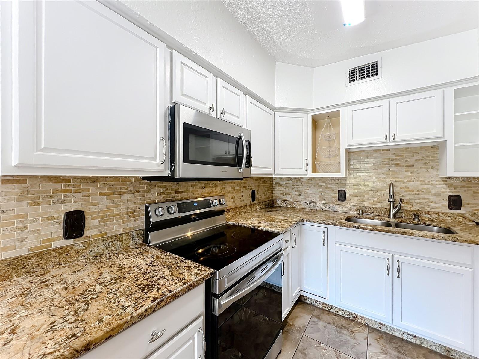 Image 18 of 74 For 2808 Touraine Avenue