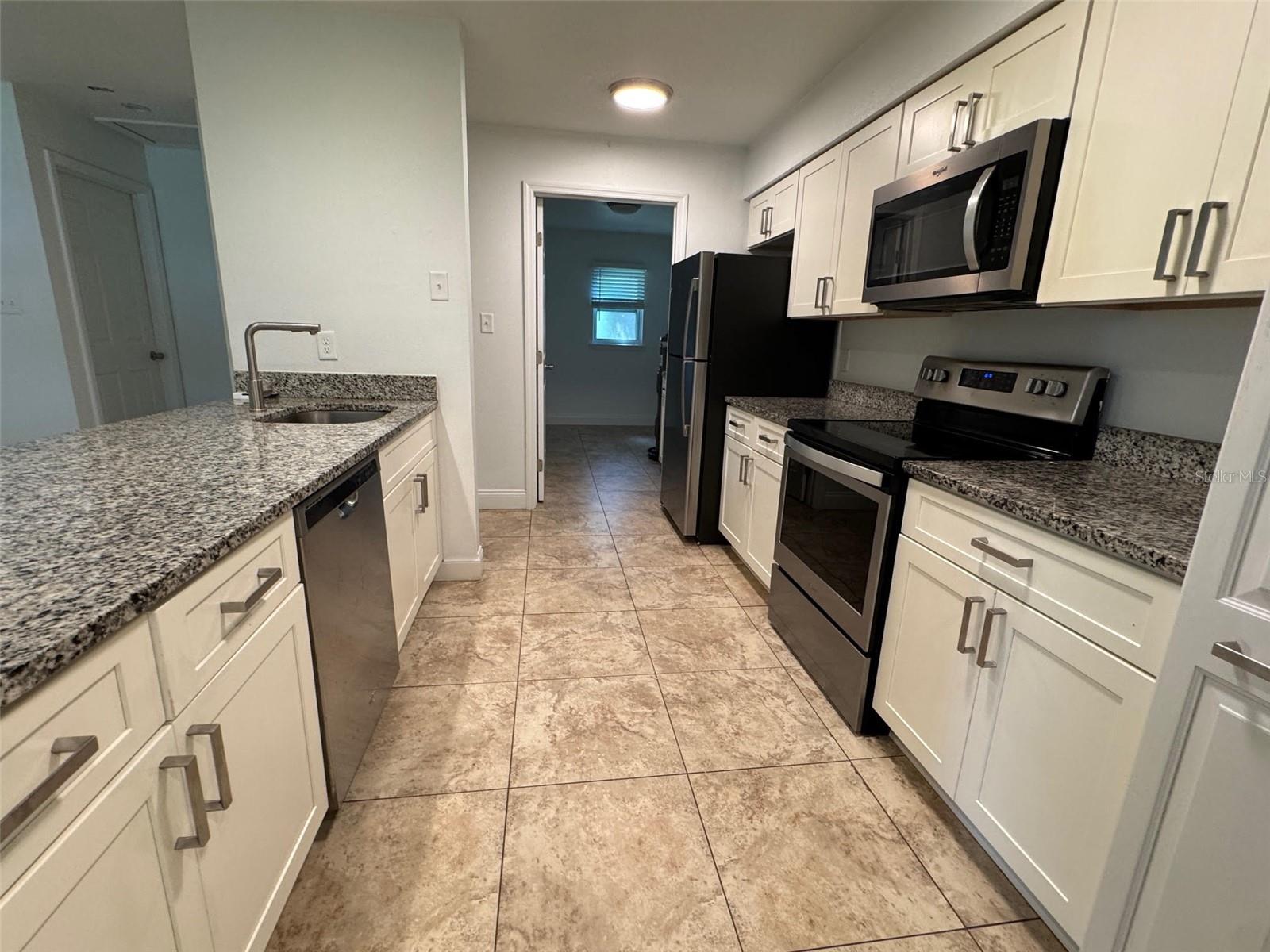 Image 4 of 11 For 2549 Mills Avenue