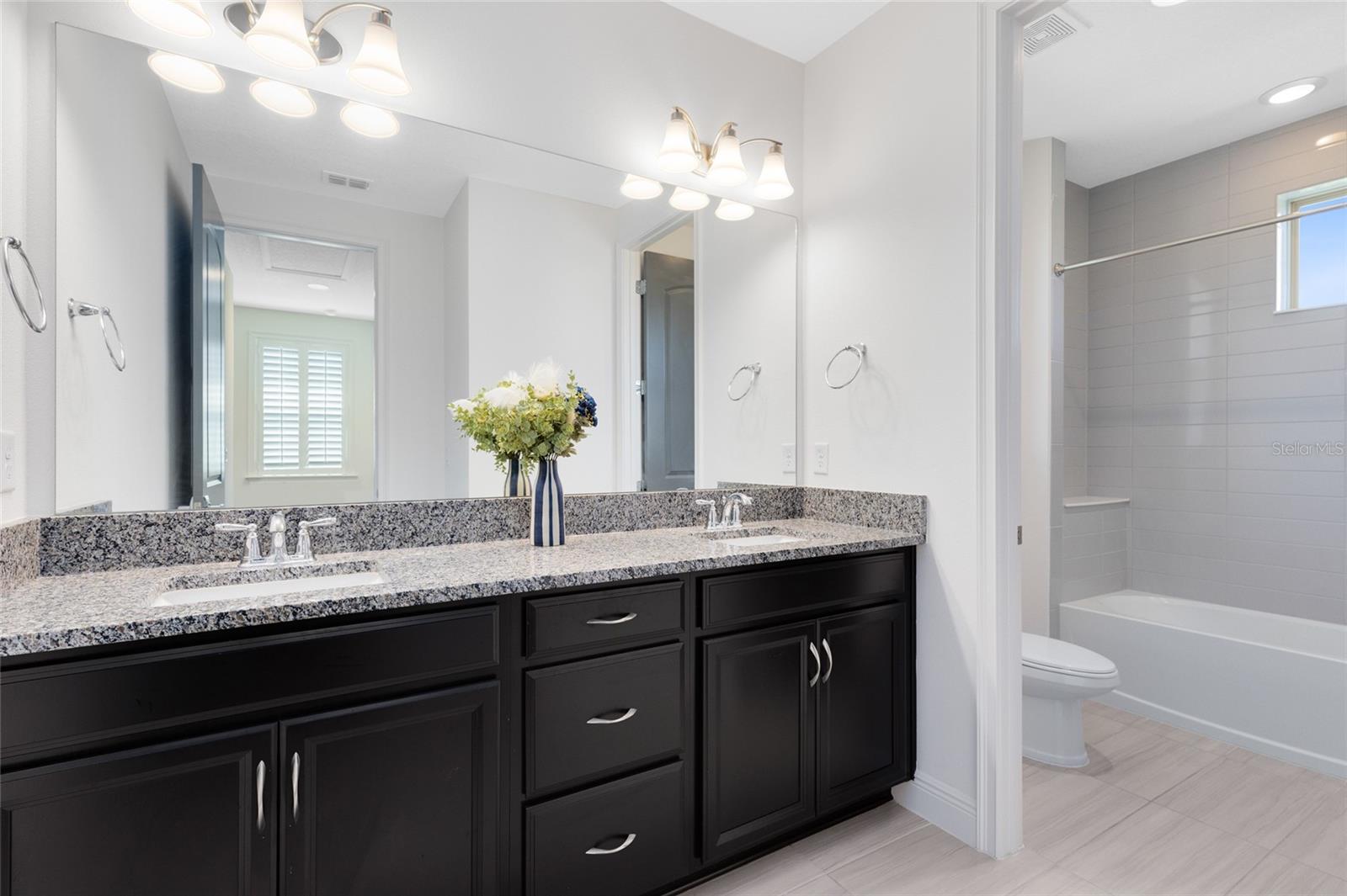 Image 26 of 39 For 10266 Beechwood Lane