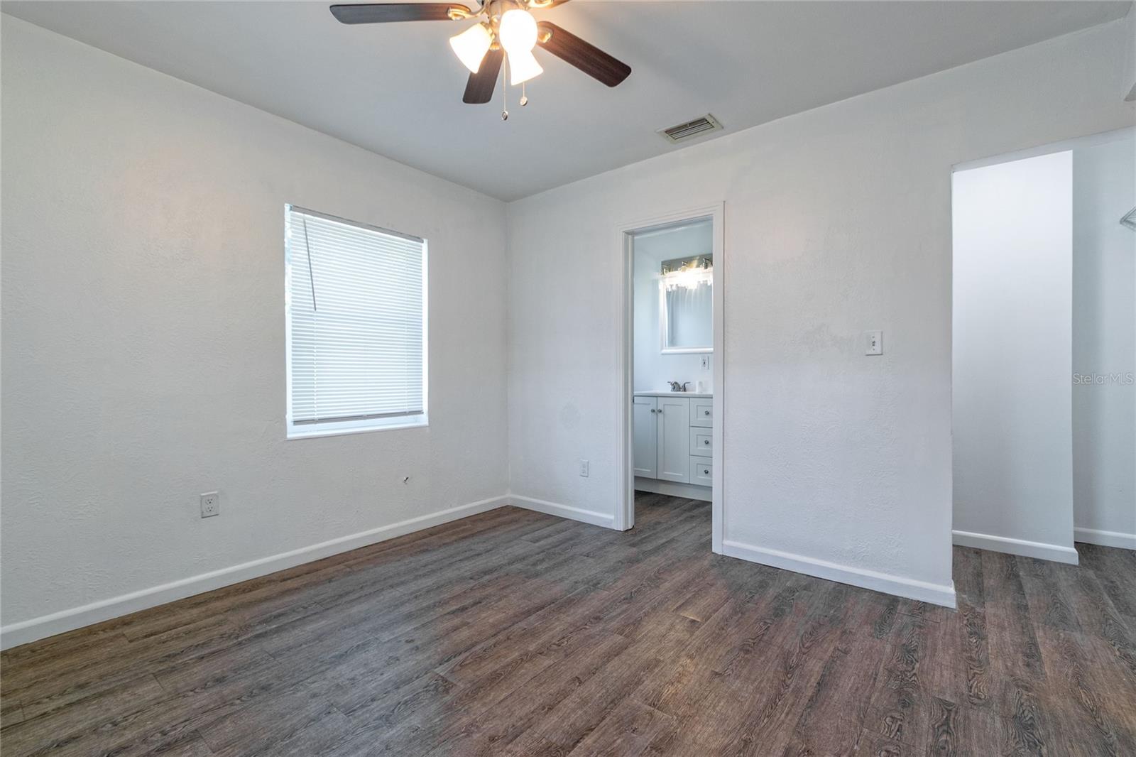 Image 19 of 36 For 423 Texas Avenue