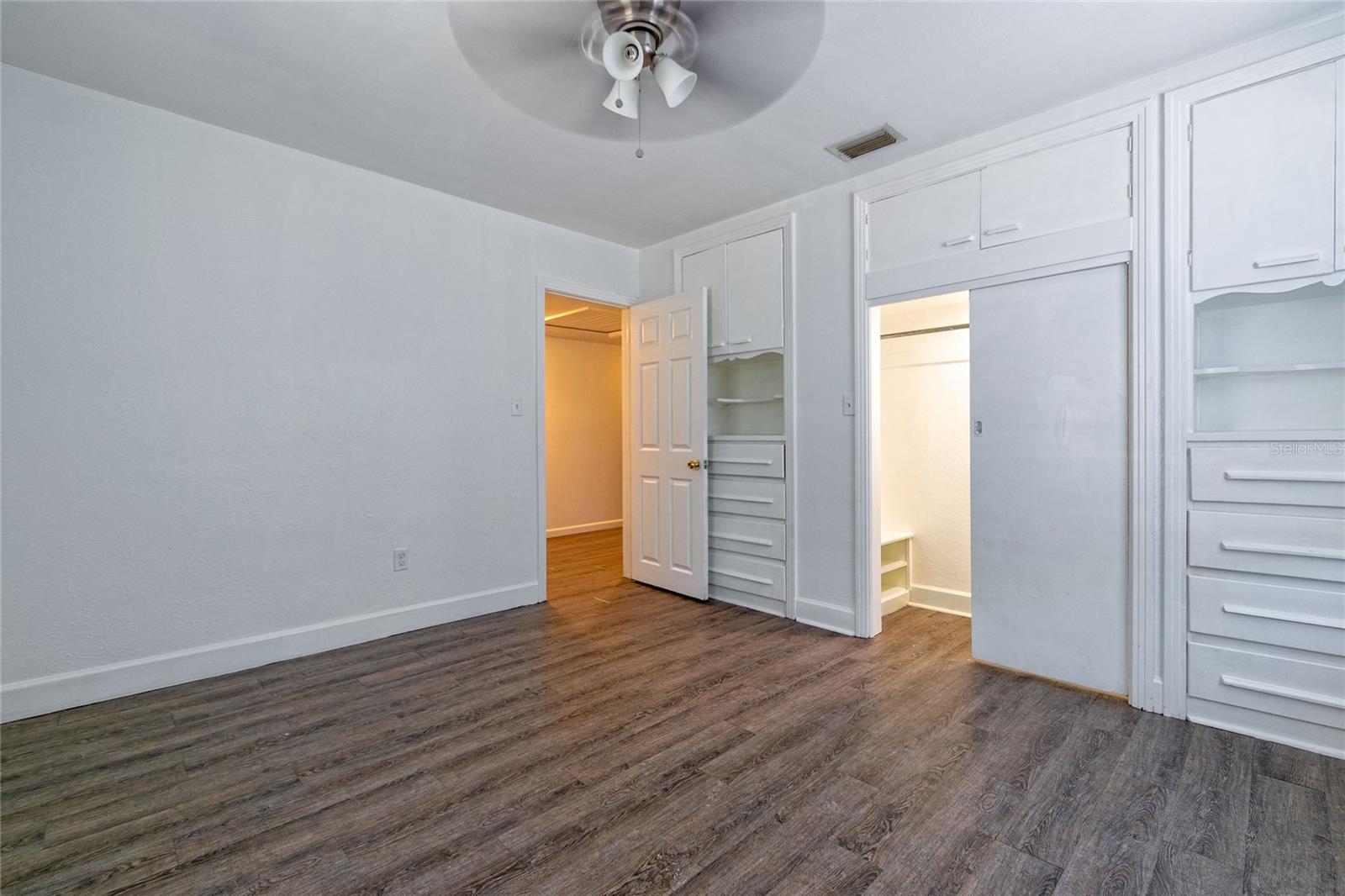 Image 22 of 36 For 423 Texas Avenue