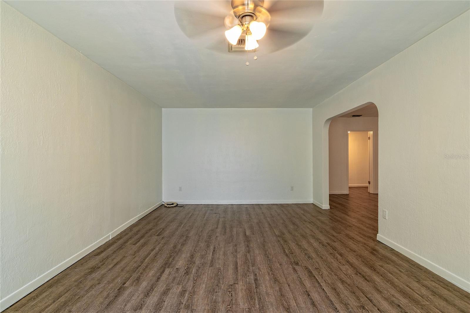 Image 6 of 36 For 423 Texas Avenue
