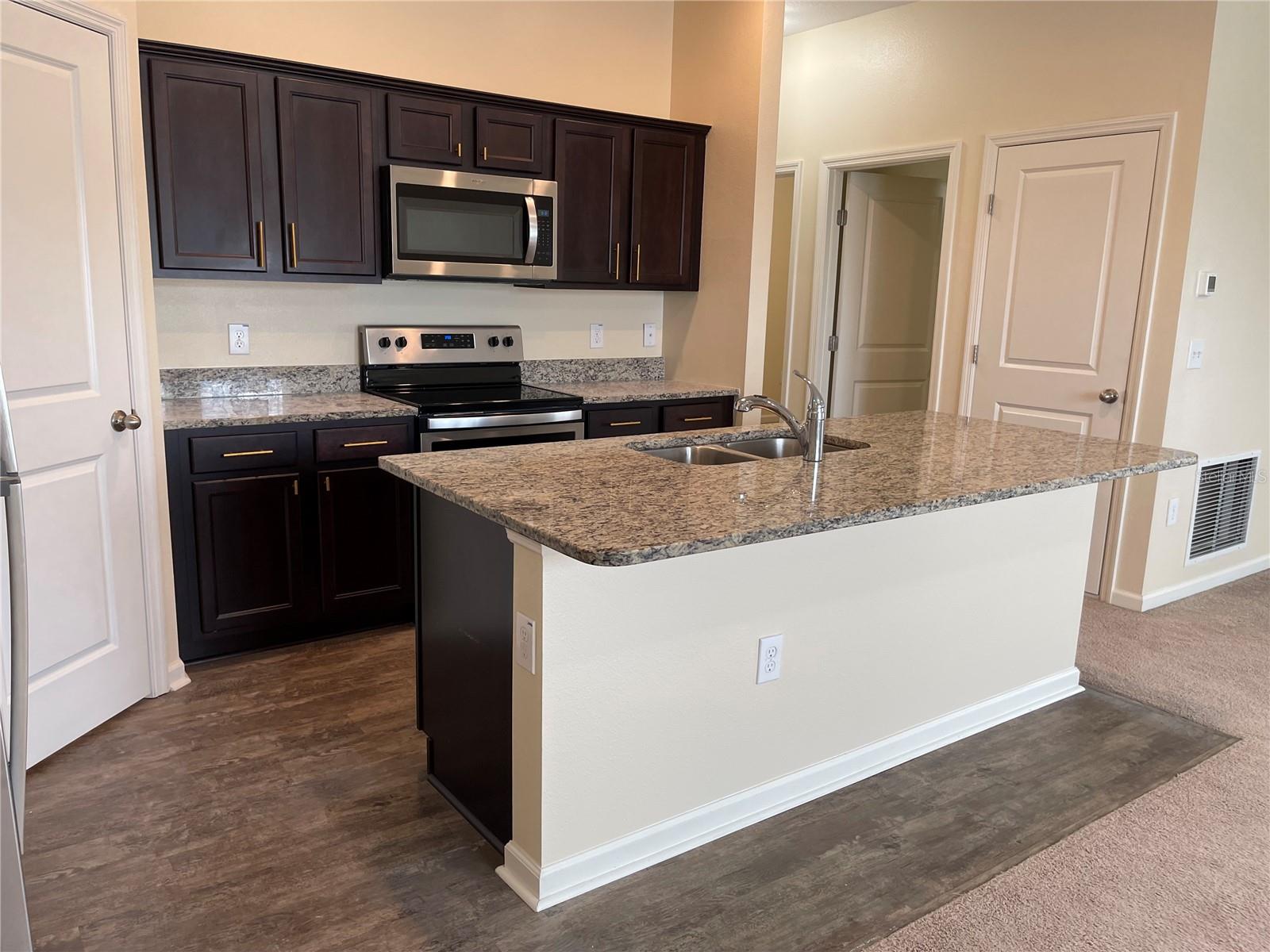 Image 15 of 35 For 865 Orchid Grove Boulevard