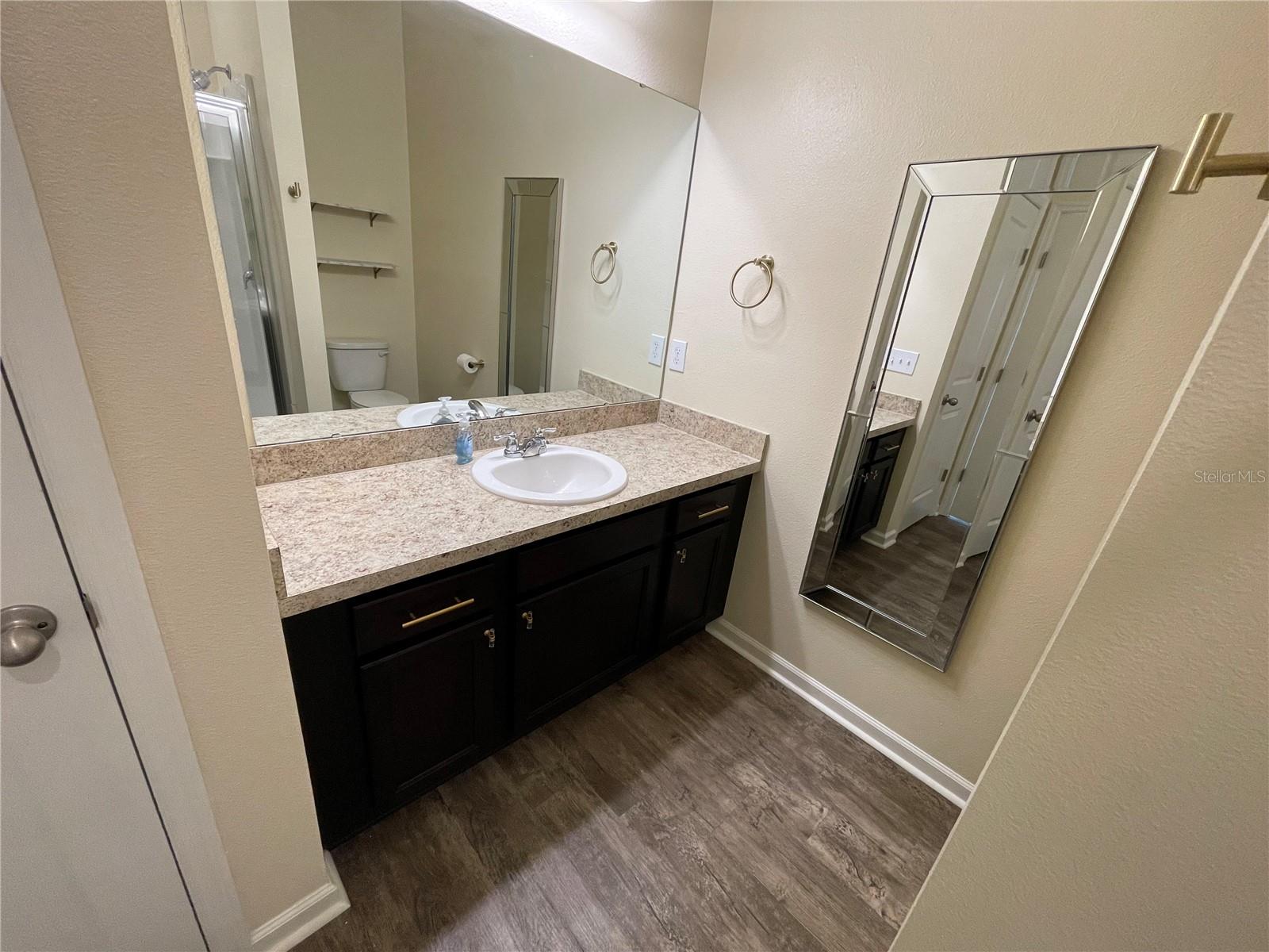Image 20 of 35 For 865 Orchid Grove Boulevard