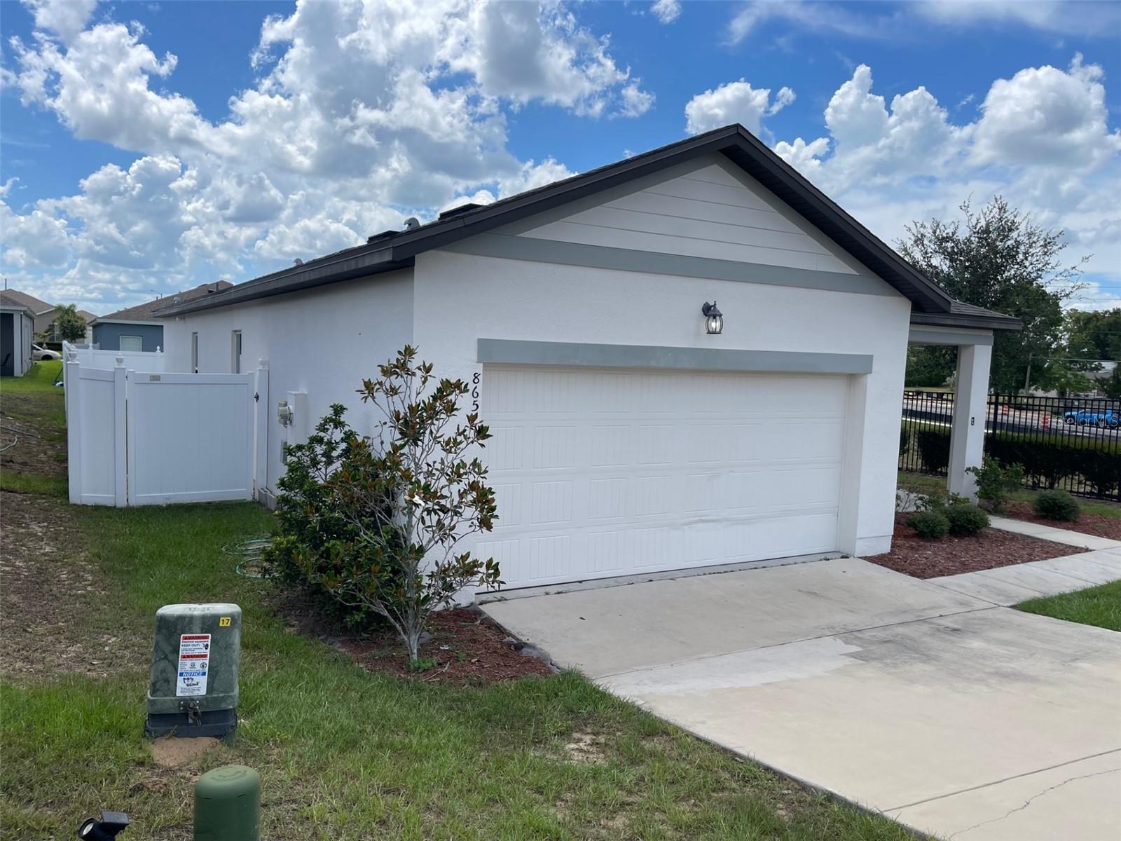 Image 4 of 35 For 865 Orchid Grove Boulevard