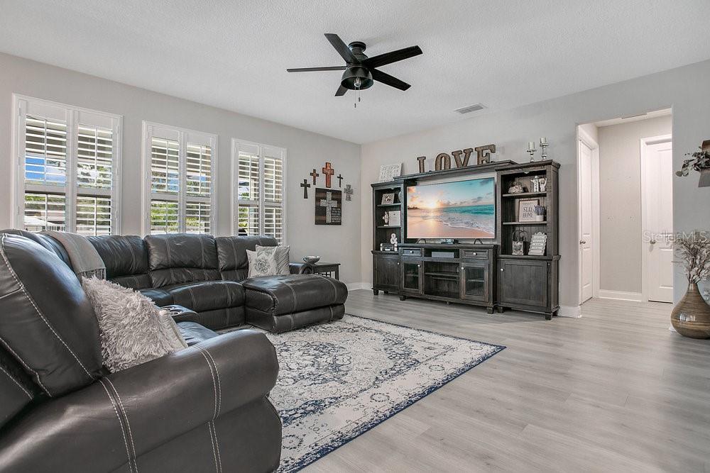 Image 15 of 48 For 699 Primrose Willow Way