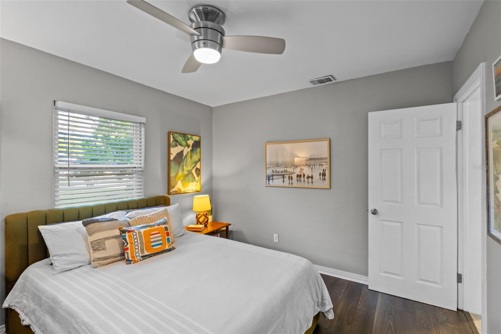 Image 13 of 27 For 707 Hampton Avenue