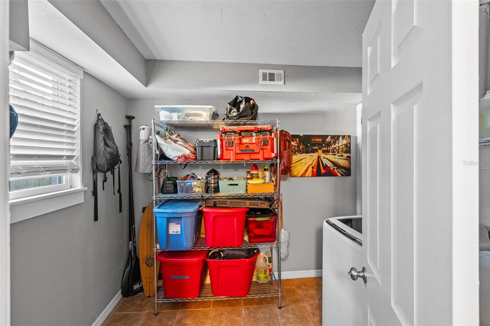 Image 17 of 27 For 707 Hampton Avenue
