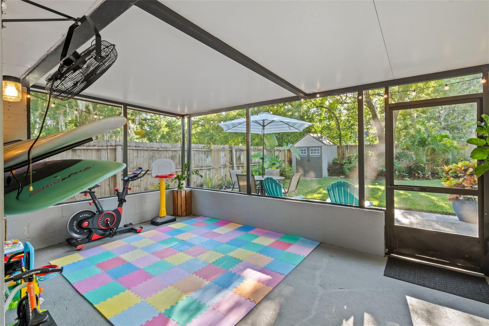 Image 18 of 27 For 707 Hampton Avenue